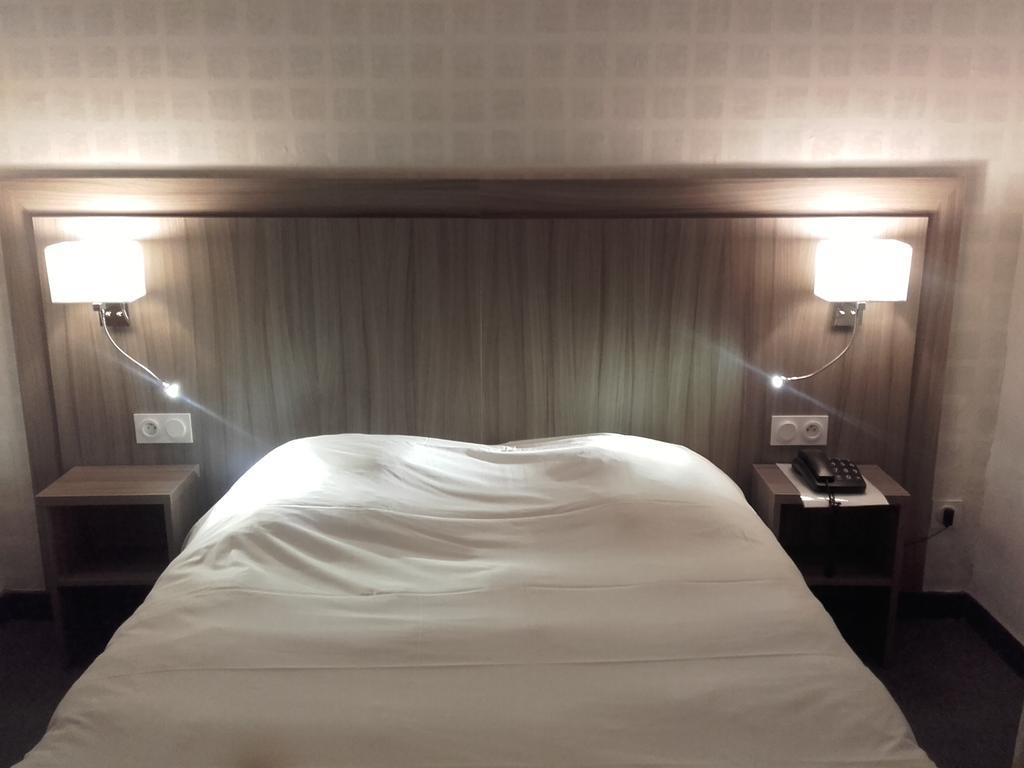 Logis Hotel-Restaurant Le Chene Vert แซ็ง ปัวซาน ซัวร์ ชูเล ภายนอก รูปภาพ