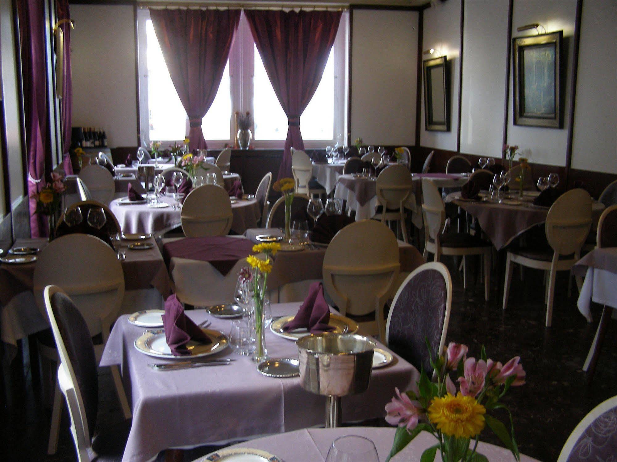 Logis Hotel-Restaurant Le Chene Vert แซ็ง ปัวซาน ซัวร์ ชูเล ภายนอก รูปภาพ
